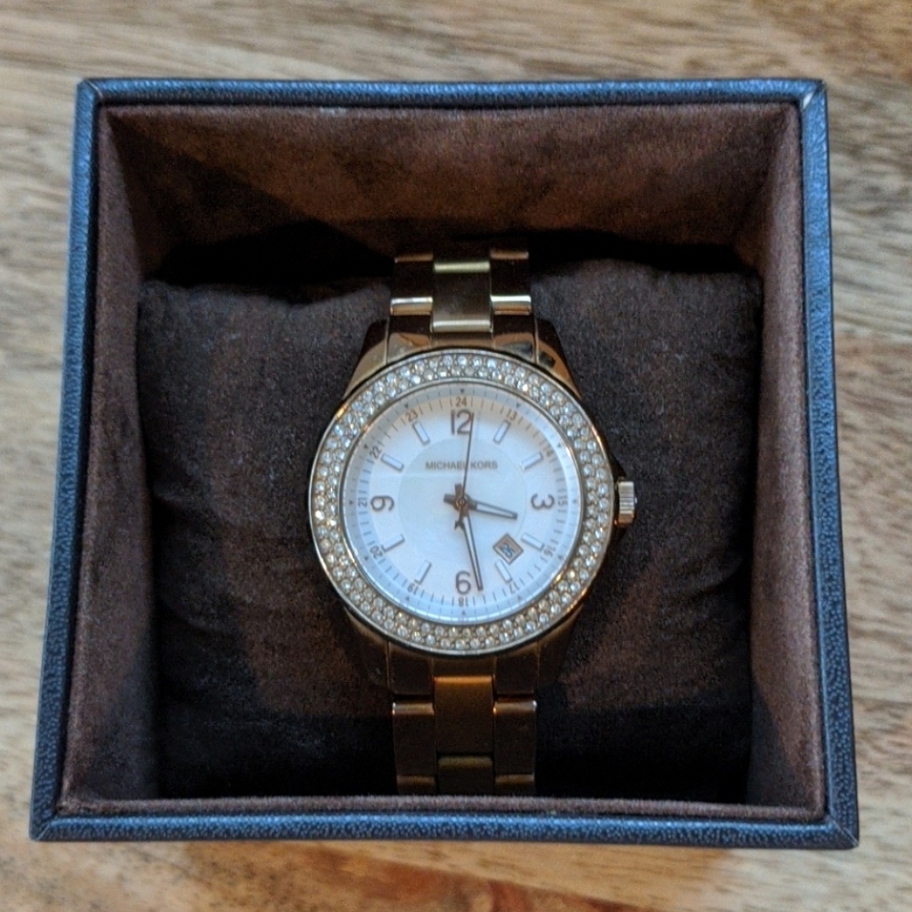 Michael Kors rose gold watch - Picture 4 of 4